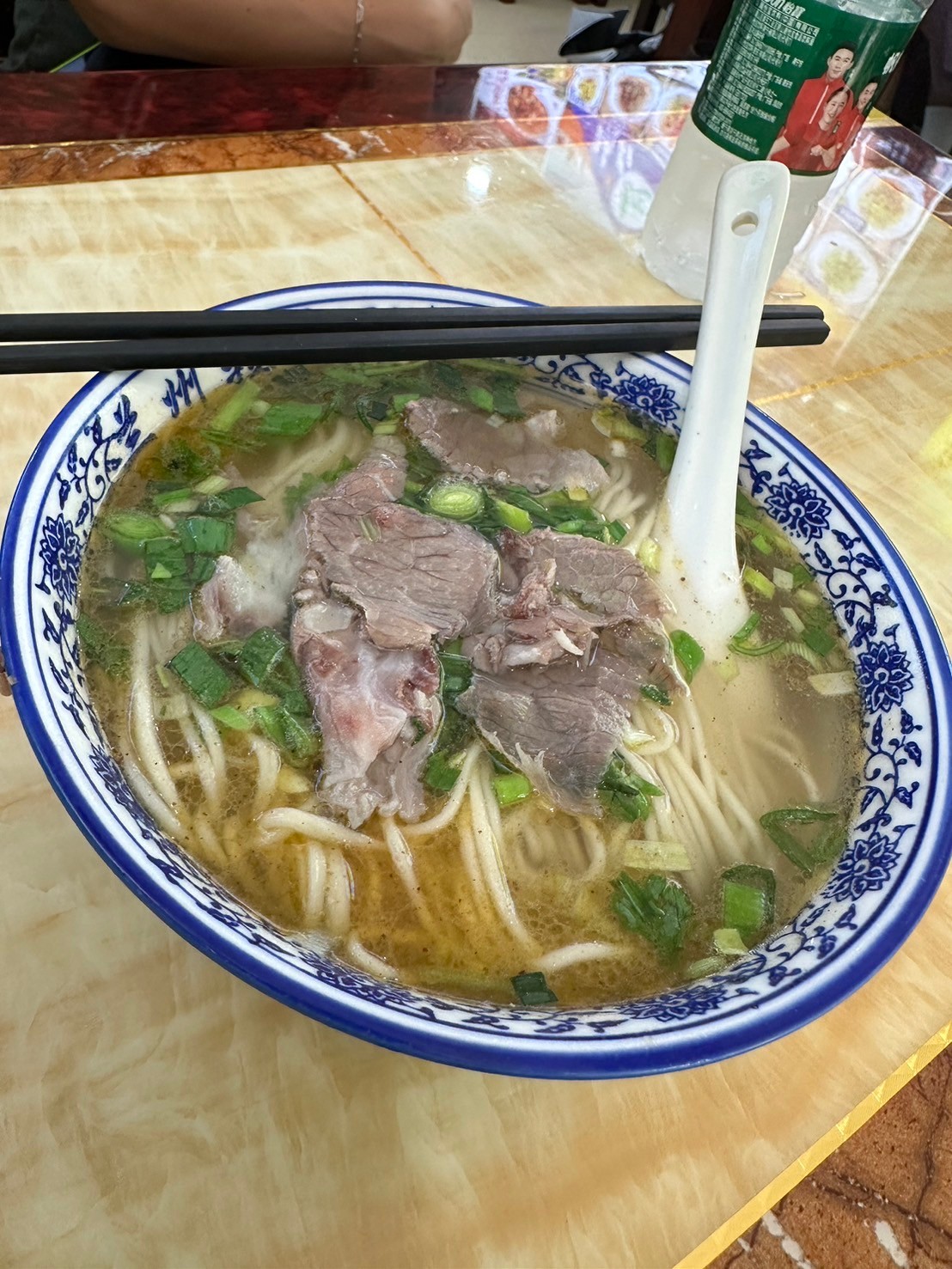 広州で牛肉麺