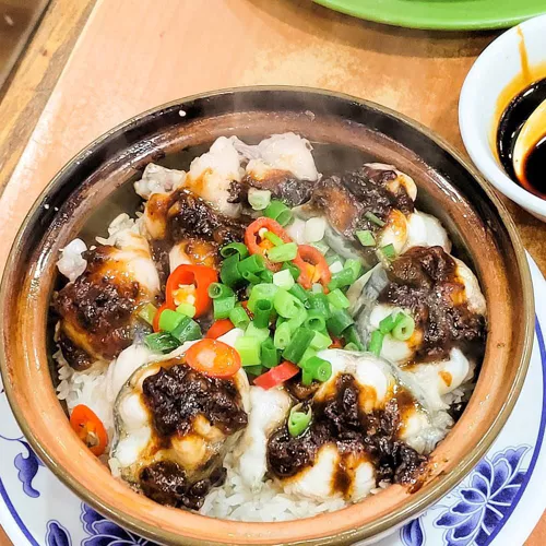 煲仔飯(ボウジャイファン)