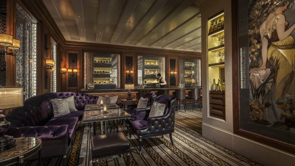フォーシーズンズのカプリース（Caprice）はフランス料理の名門