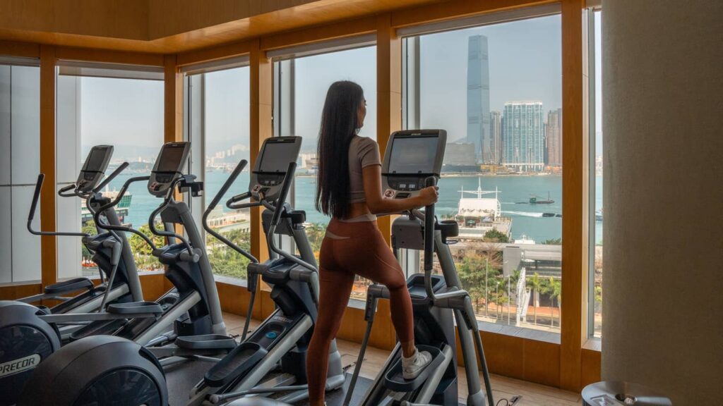 フォーシーズンズ香港の24時間営業のフィットネスセンター