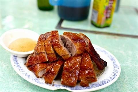 鴨を丸焼きにした燒鴨（シウアップ）